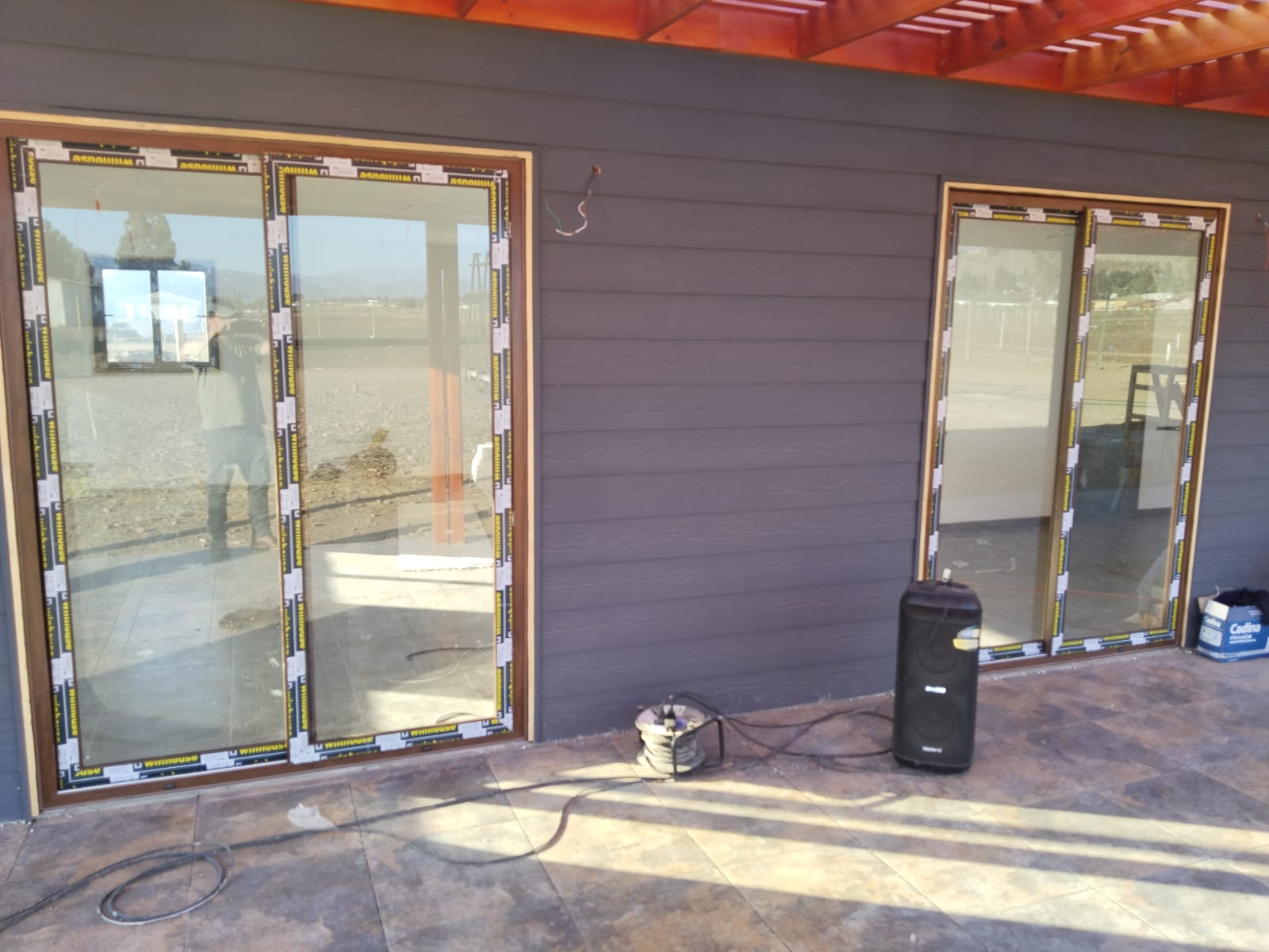 Ventana con marco PVC